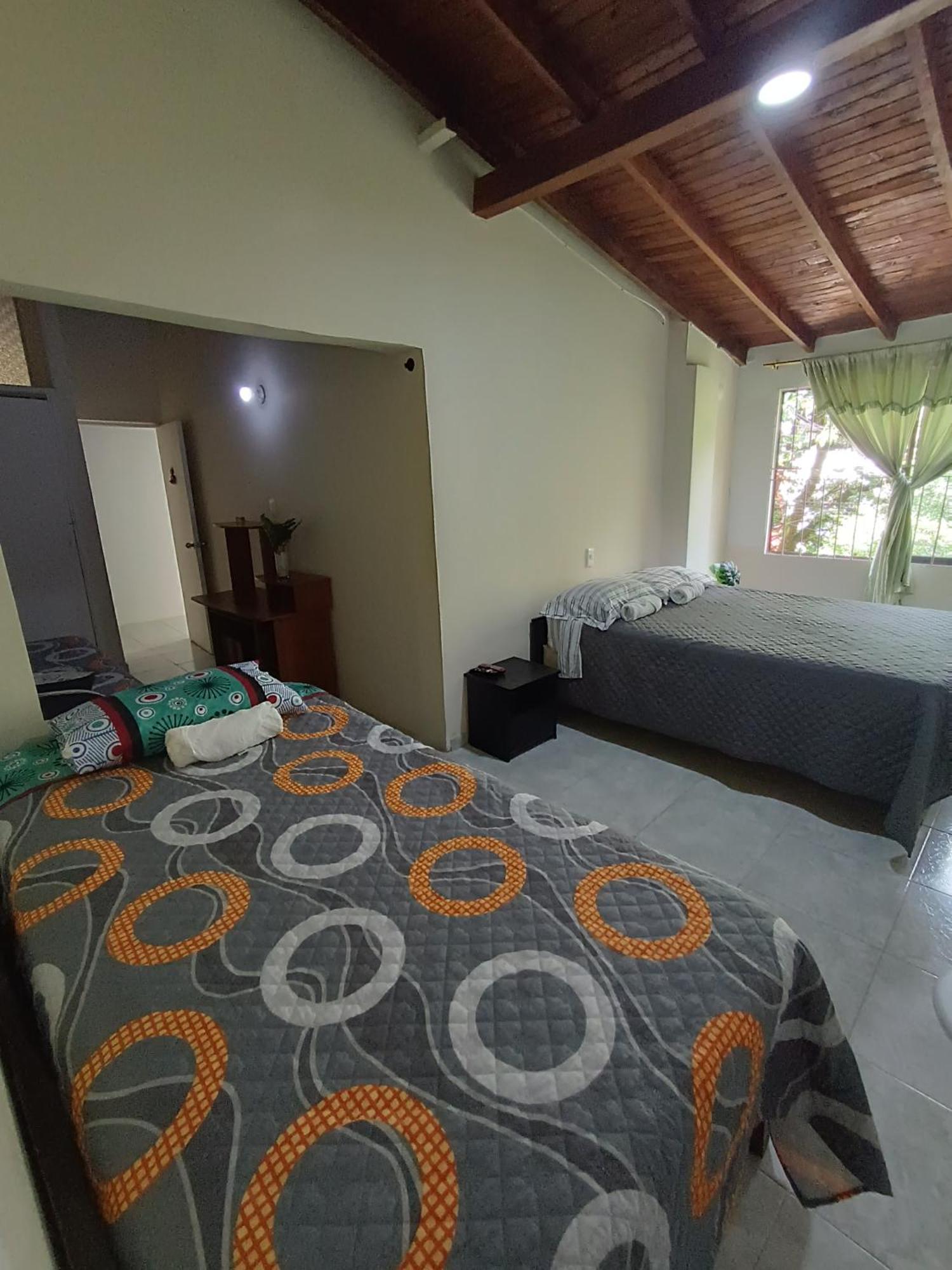 Pa Pasiar Hostal Medellín Szoba fotó